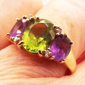 VINTAGE 14K YELLOW GOLD PERIDOT & AMETHYST CUSHION CUT -DIAMONDS SZ 6.25 RING 18